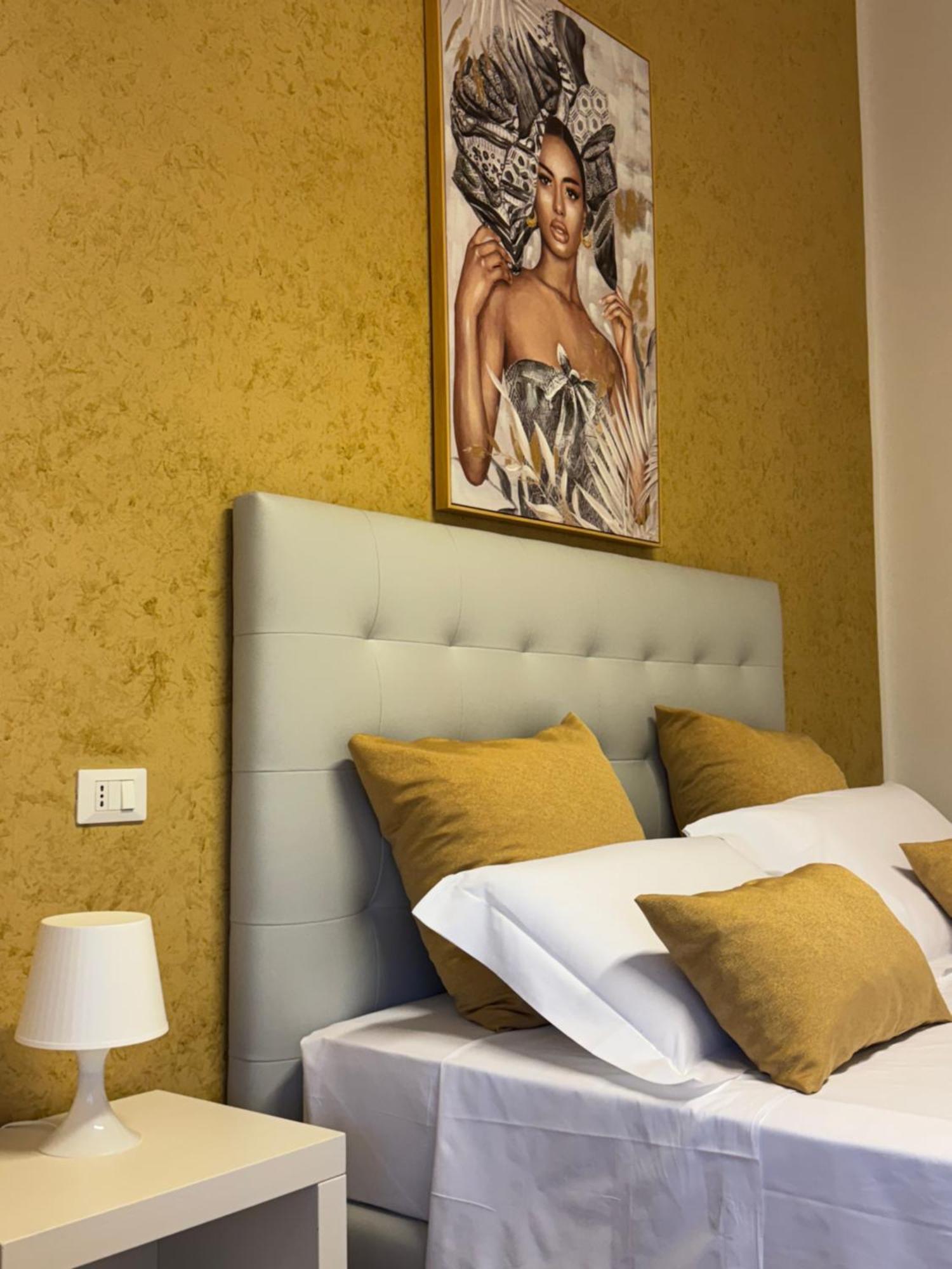 Crispi 120 Rooms New Opening ปาแลร์โม ภายนอก รูปภาพ